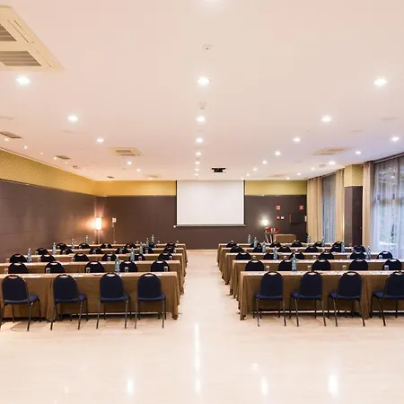 Nh Ciudad De Hotel 4*