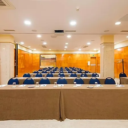 Ciudad De ホテル 4*