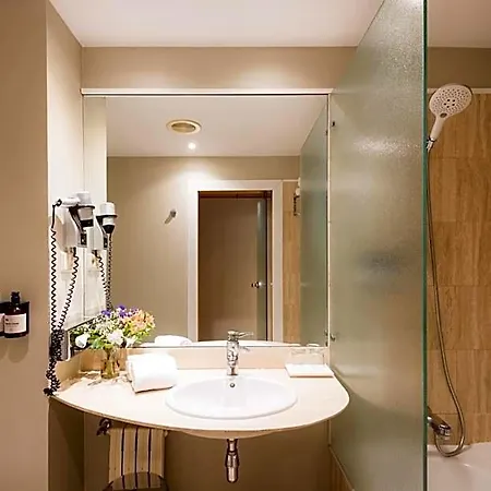 Ciudad De ホテル 4*