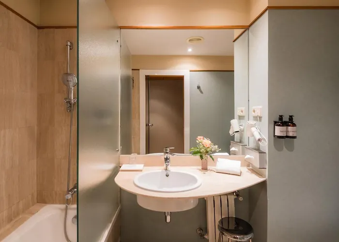 Hotel Ciudad De 4*
